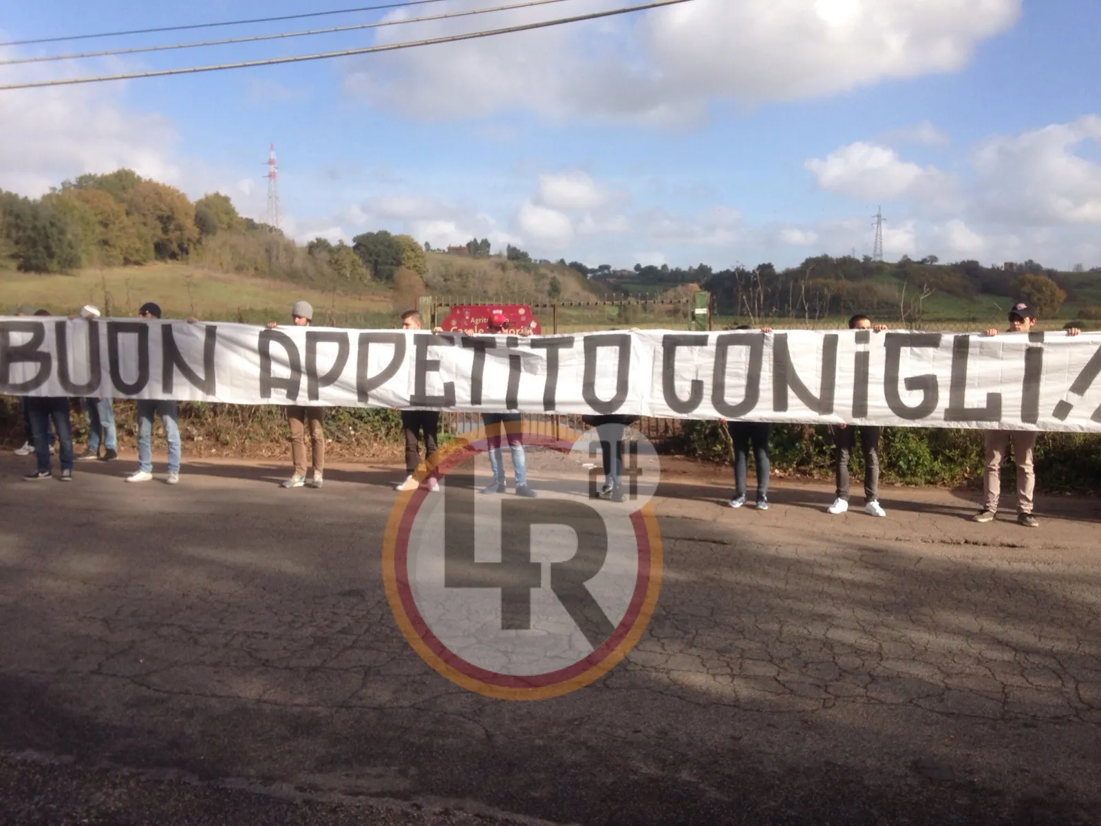 striscione trigoria conigli 1122016
