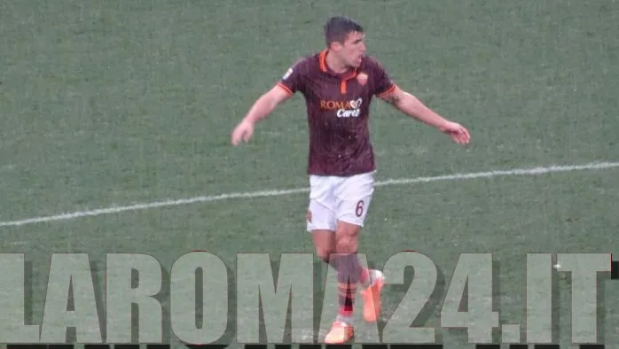strootman buona braccia larghe