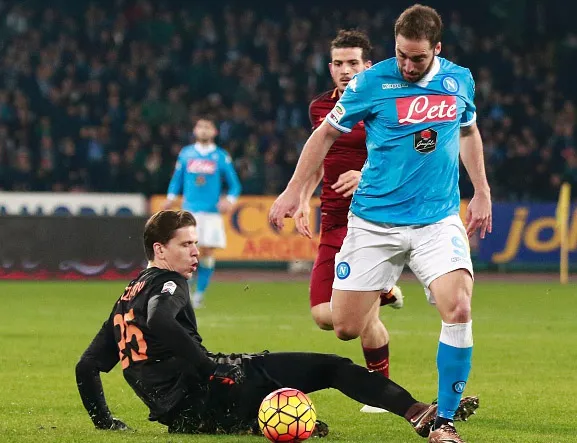 szczesny higuain napoli roma