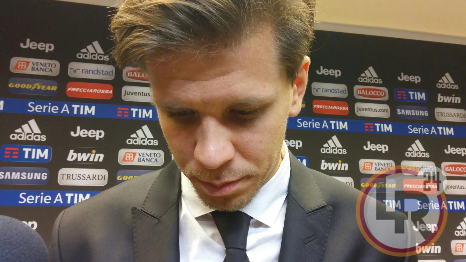 szczesny in mixed lr24