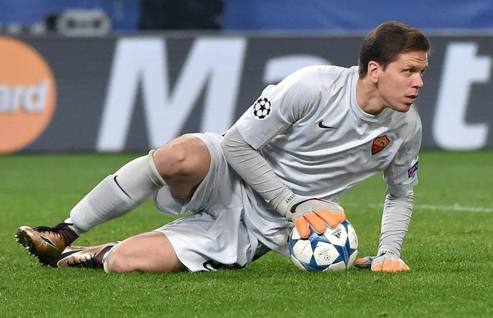 szczesny palla in mano roma bate