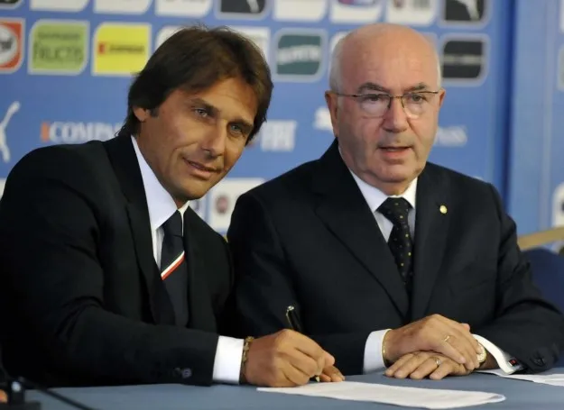 tavecchio conte firma contratto nazionale