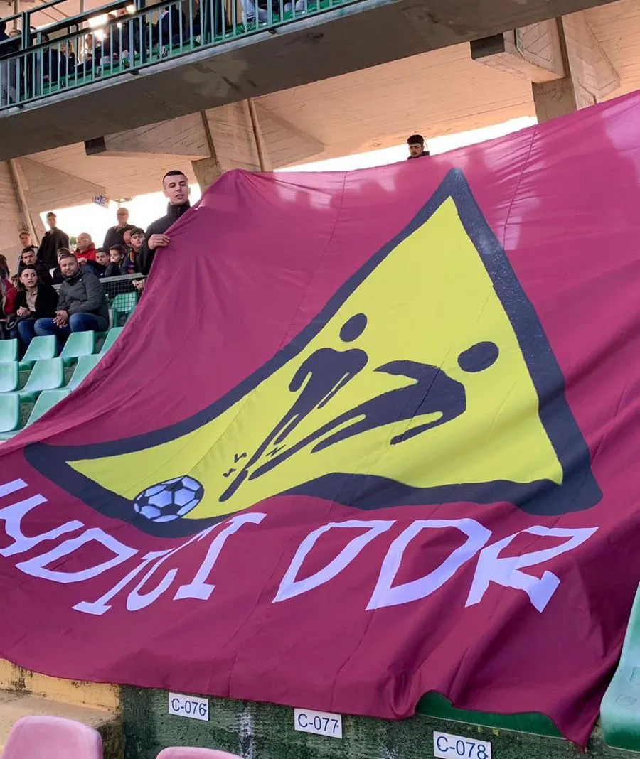 ternana spal tifosi roma badiera de rossi