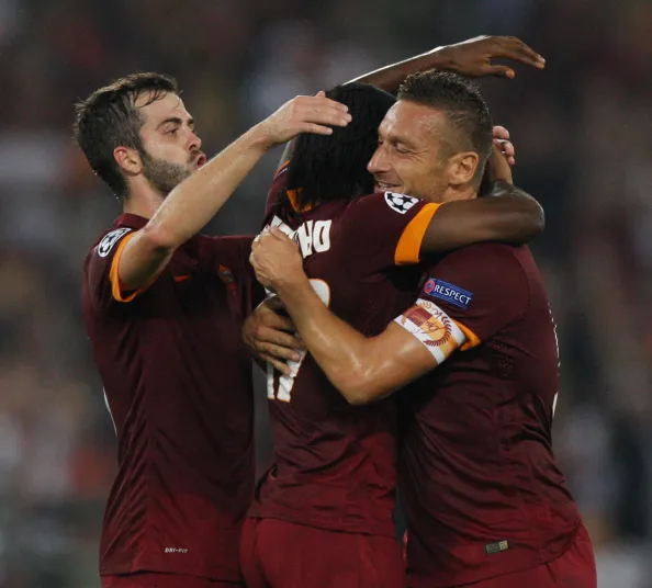 totti abbraccia gervinho roma cska 180914