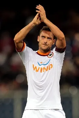totti applaude genoa roma 211012