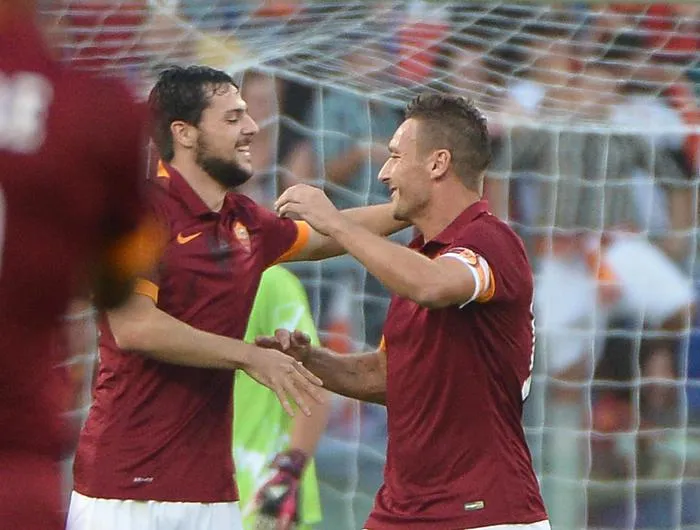 totti destro abbraccio roma chievo