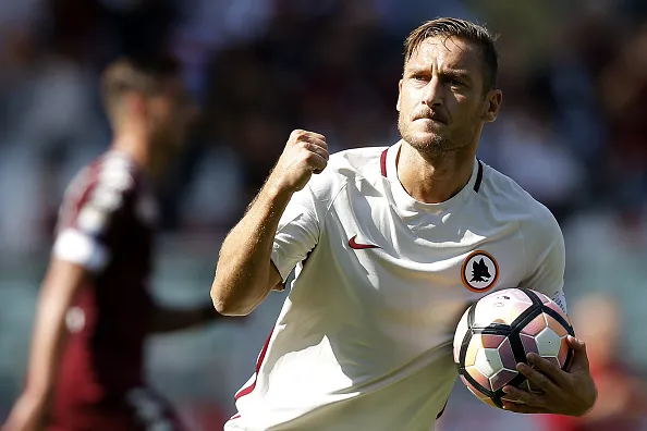 totti esulta 1