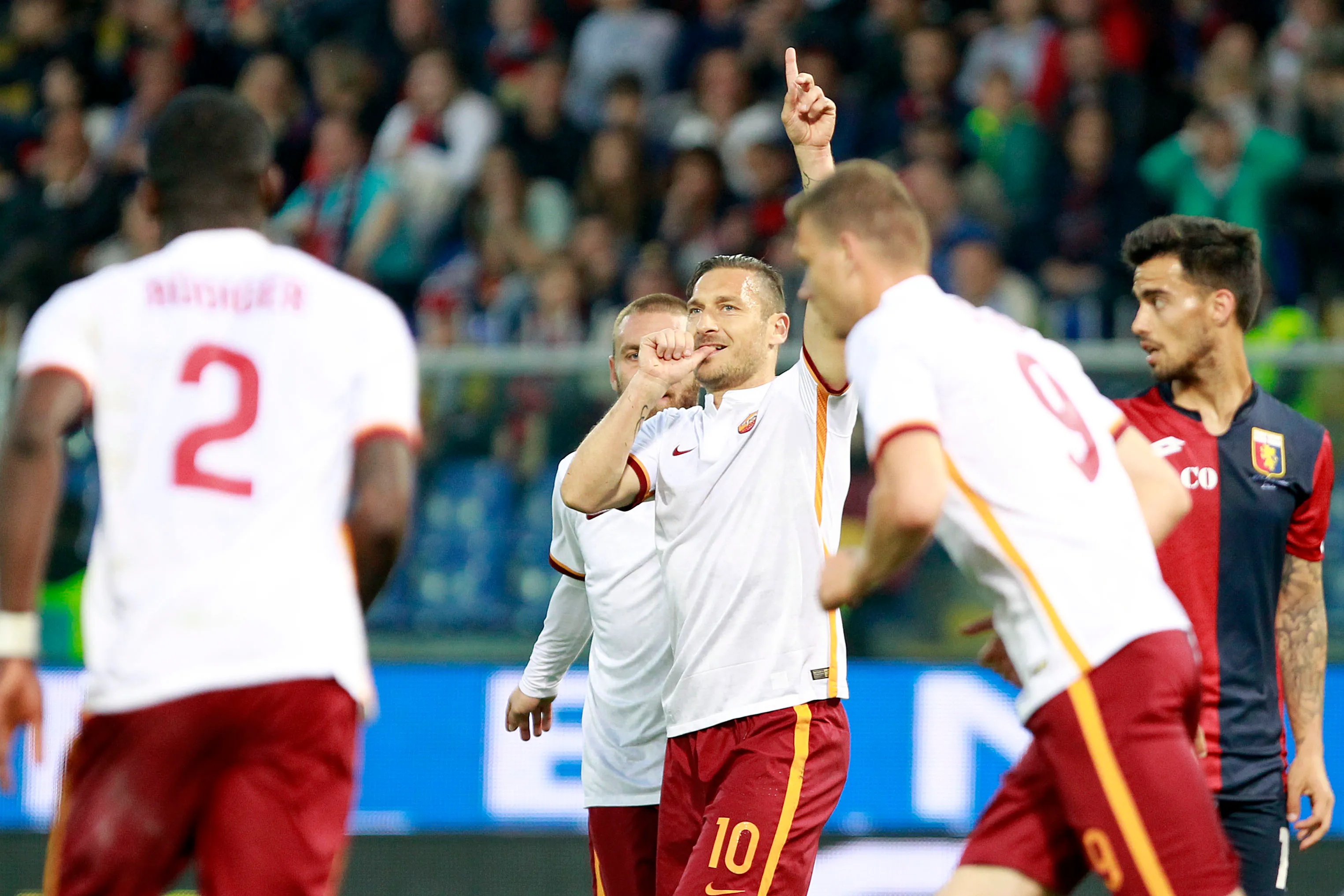 totti esulta genoa roma
