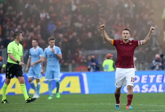 totti esultanza sfondo derby