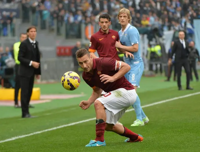 totti ginocchio derby