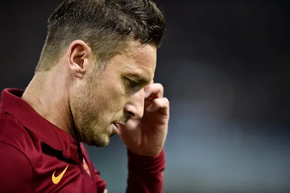totti mano si gratta la testa ottima triste roma manchester city 101214