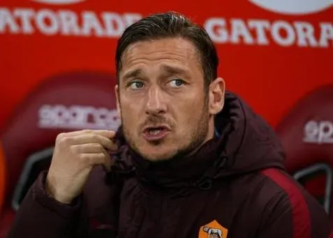 totti panchina roma fiorentina 040316
