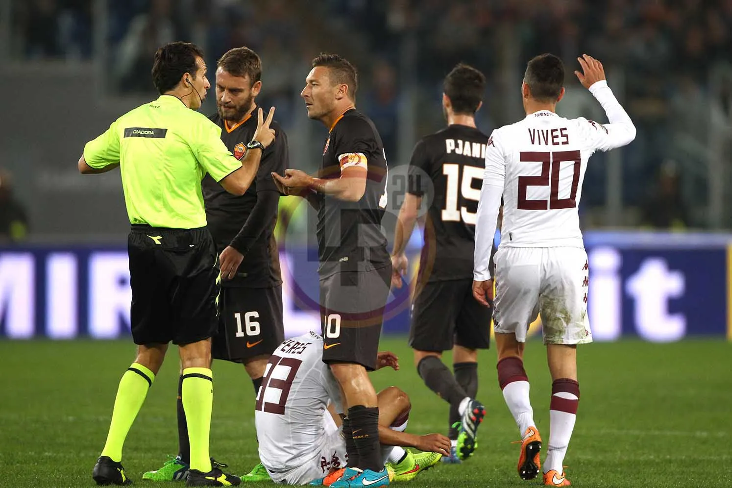 totti protesta banti roma toro 091114 mancini