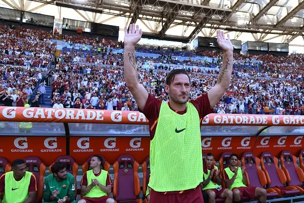 totti saluta 1