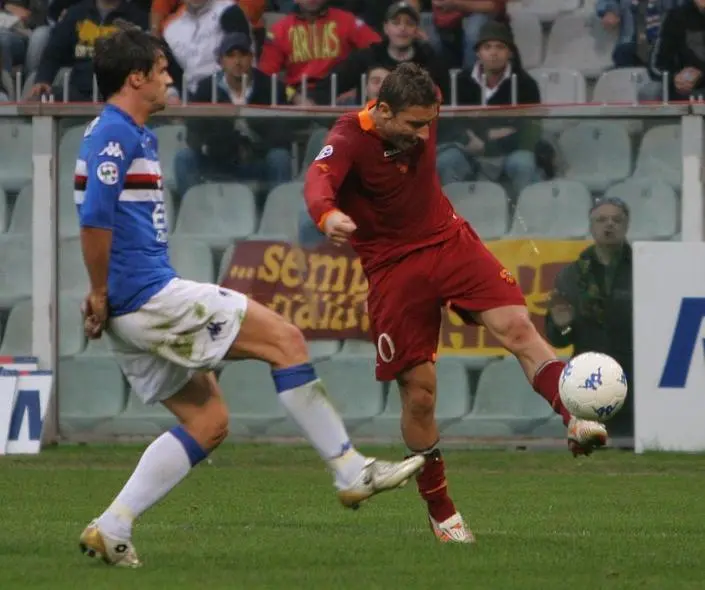totti samp volley 1