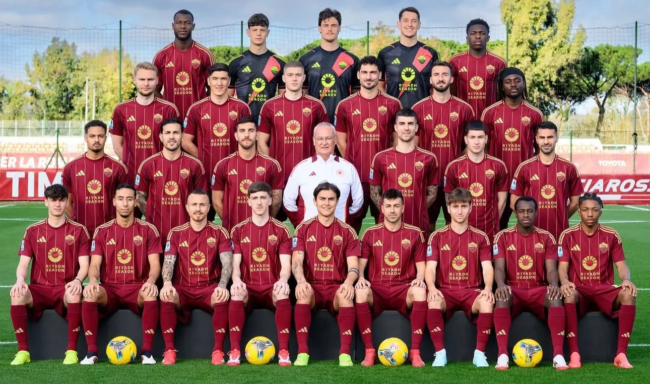 trigoria foto squadra roma