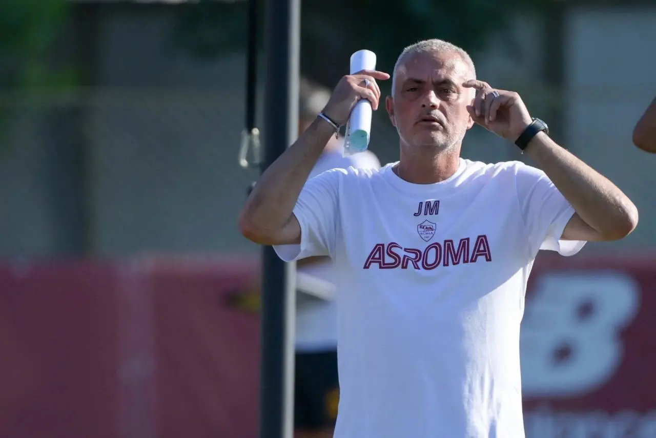 trigoria mourinho allenamento
