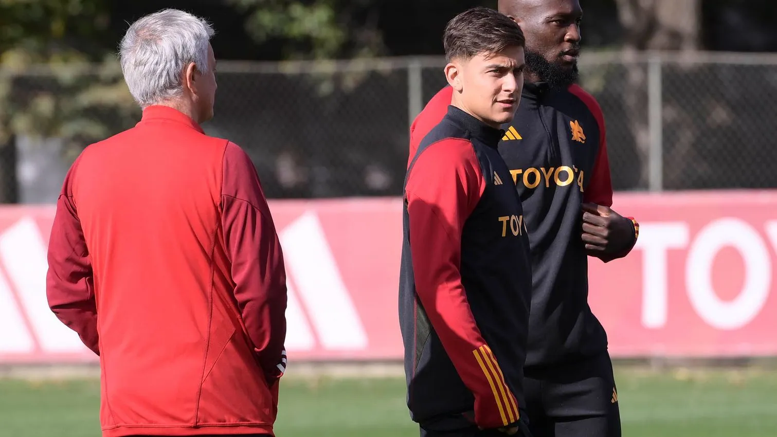 trigoria mourinho dybala lukaku