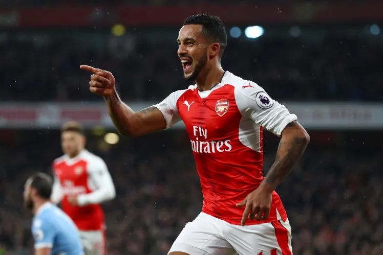 walcott arsenal esulta