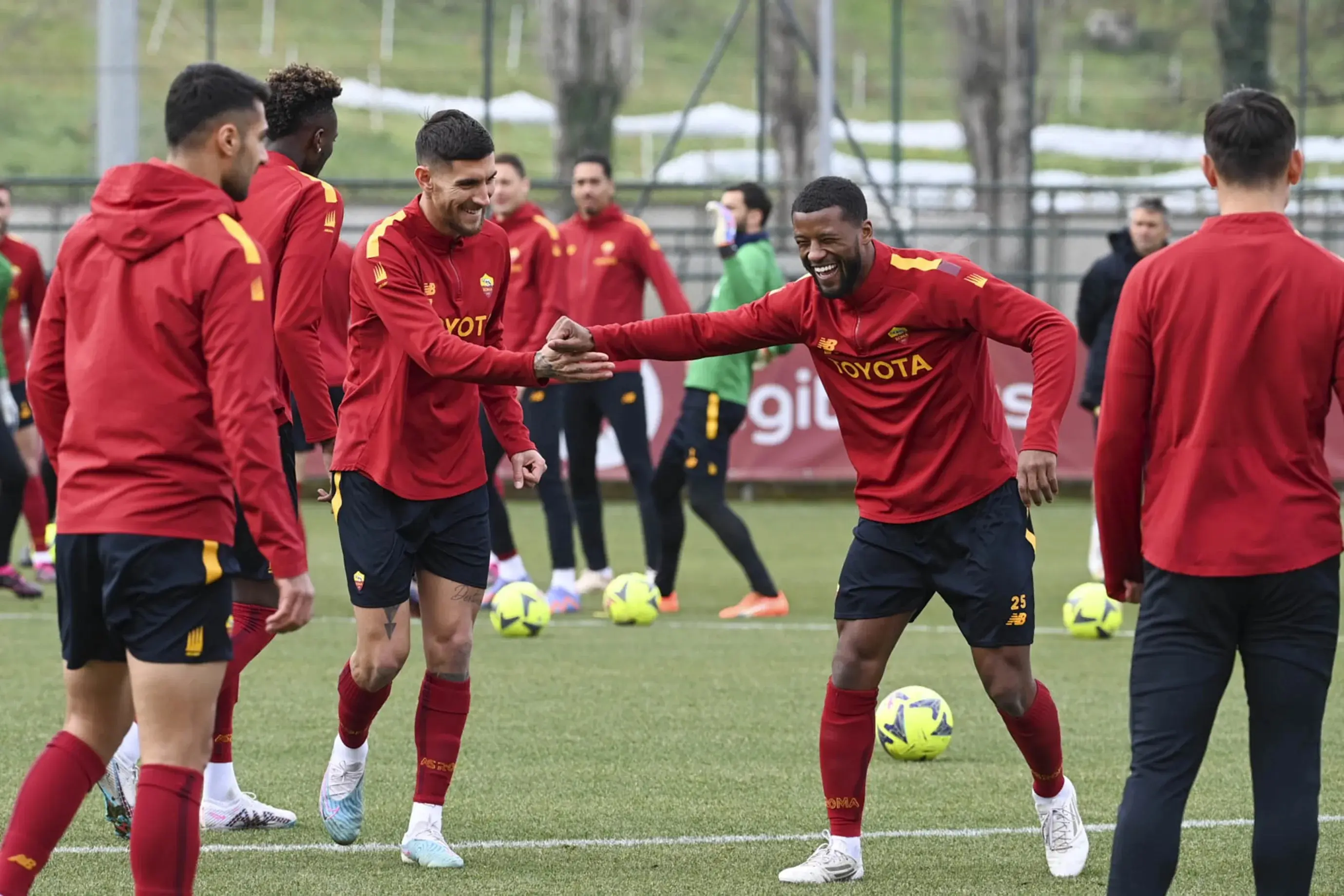 wijnaldum e pellegrini trigoria