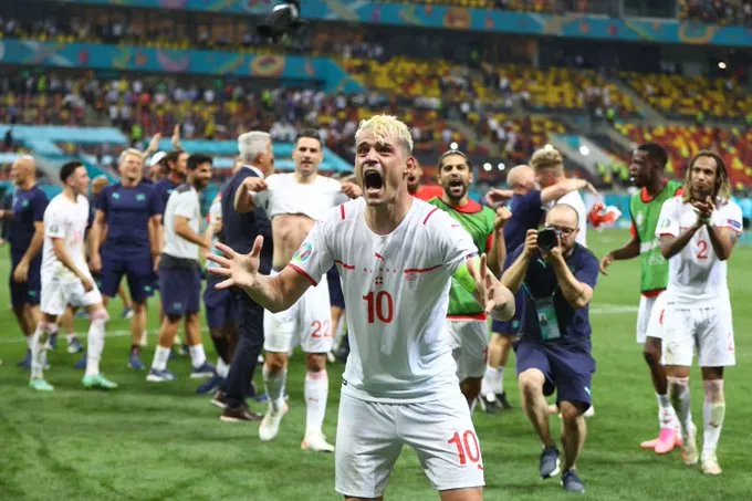 xhaka esulta