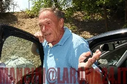 zeman entra in macchina mancini lr24