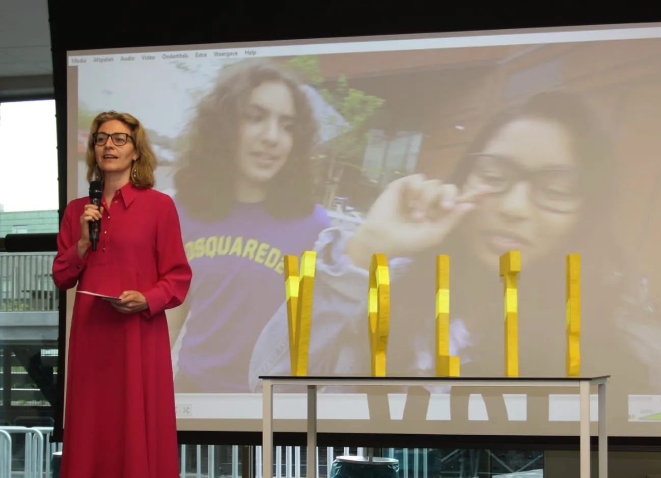 ced36e59 3a79 4edf 810b bfba62c8a9d3