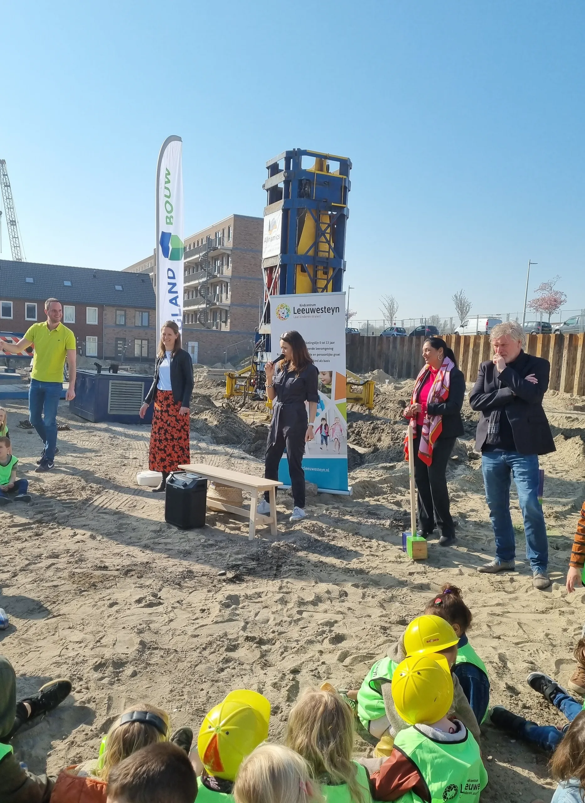 eerste paal kindcentrum leeuwesteyn