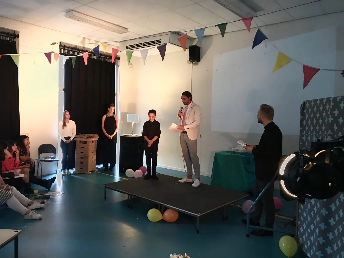 foto 1 eindfilm groep 8 obs de klimroos