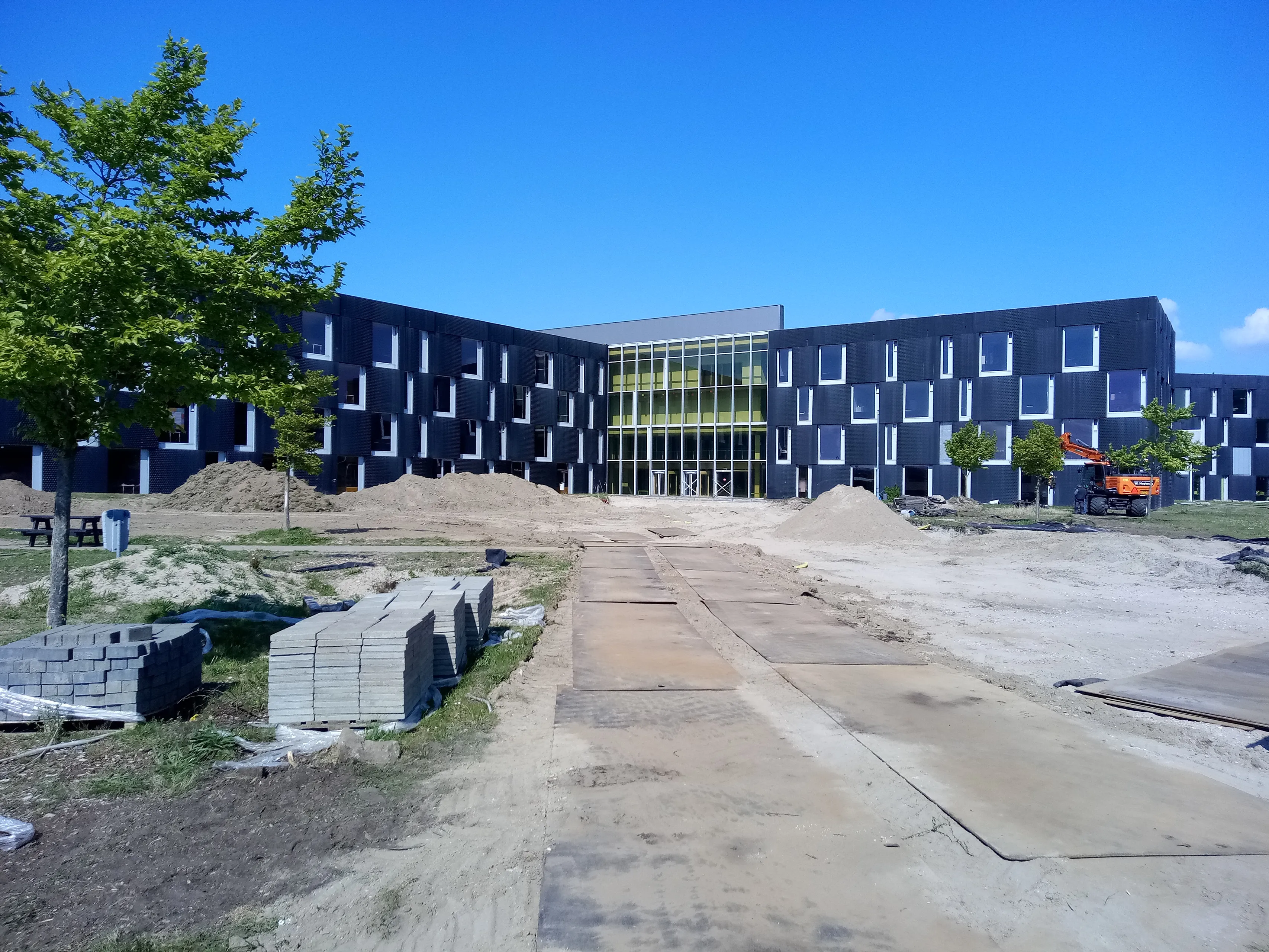 foto werkzaamheden buitenterrein sportcampus