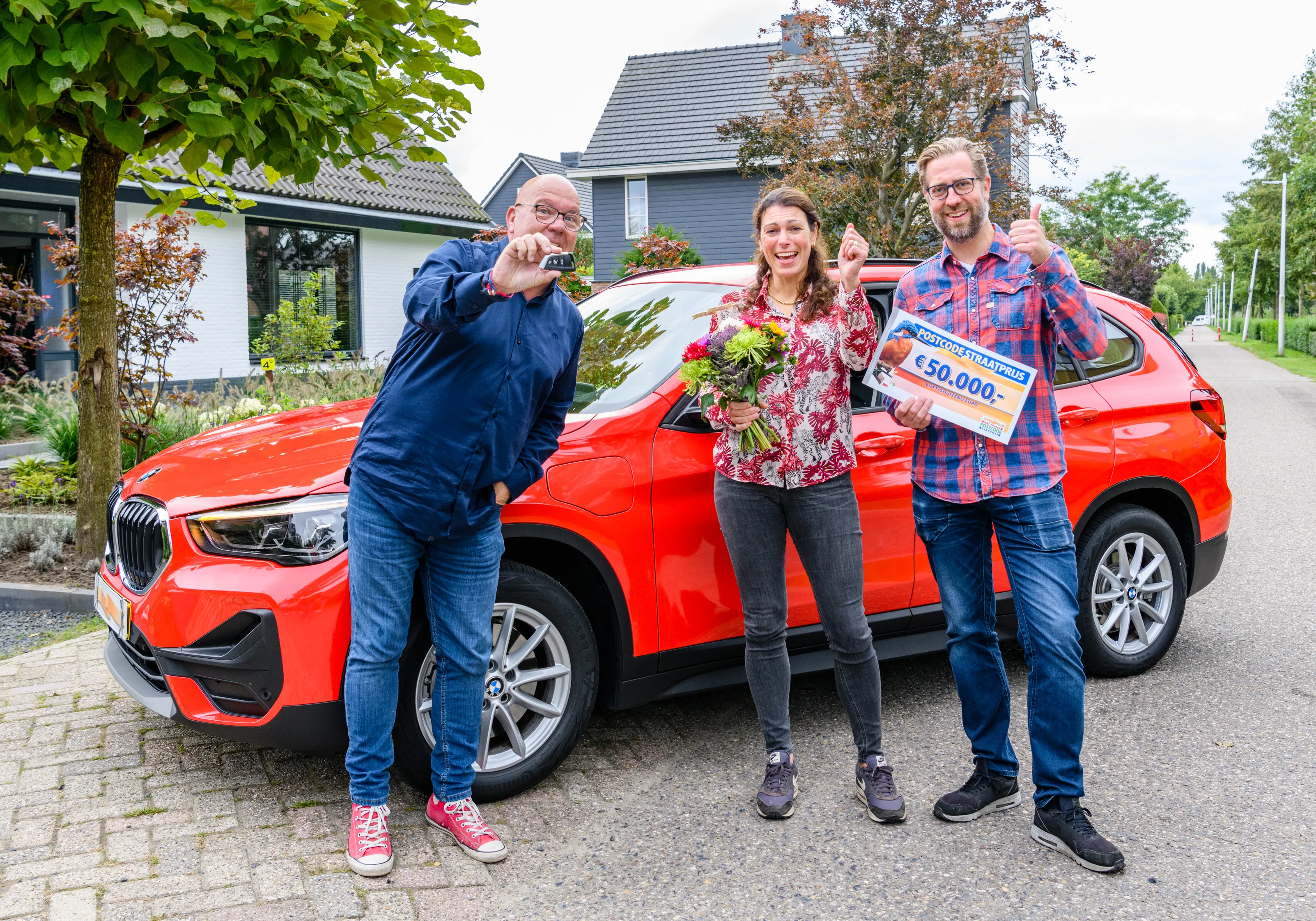 marieke en niels winnen 50000 euro en een gloednieuwe auto bij de postcode loterij