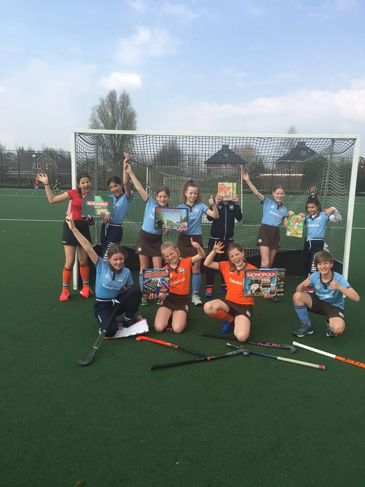 mhc fletiomare hockeyclub helpt mee inzamelen