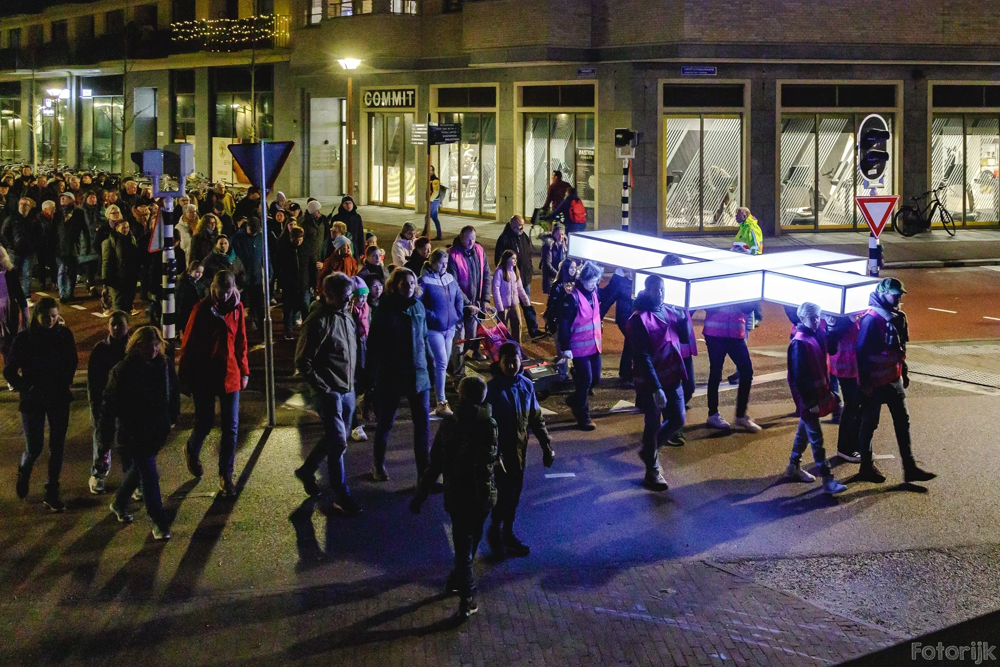 processie naar berlijnplein foto fotorijk kleiner