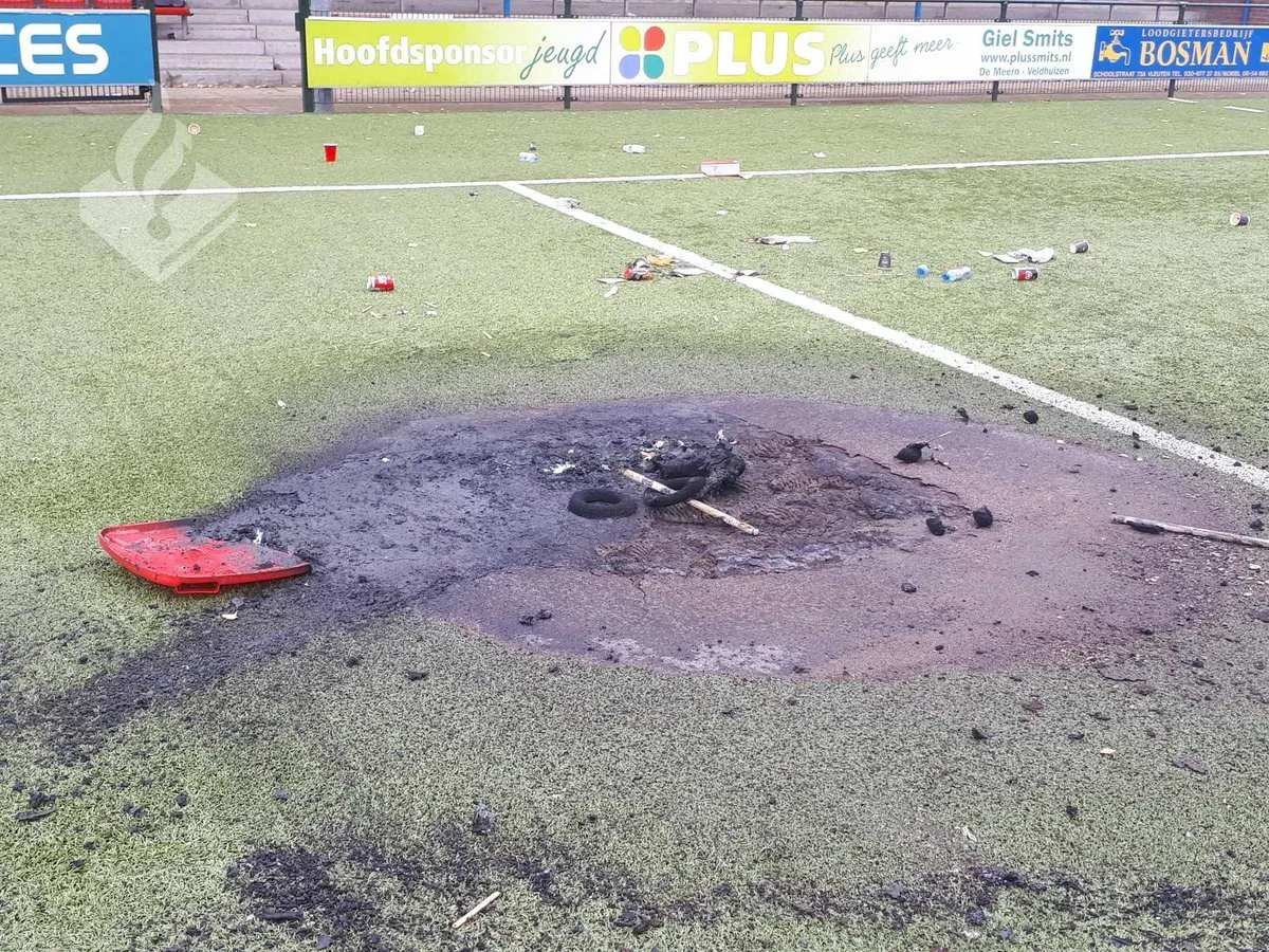 schade voetbalveld