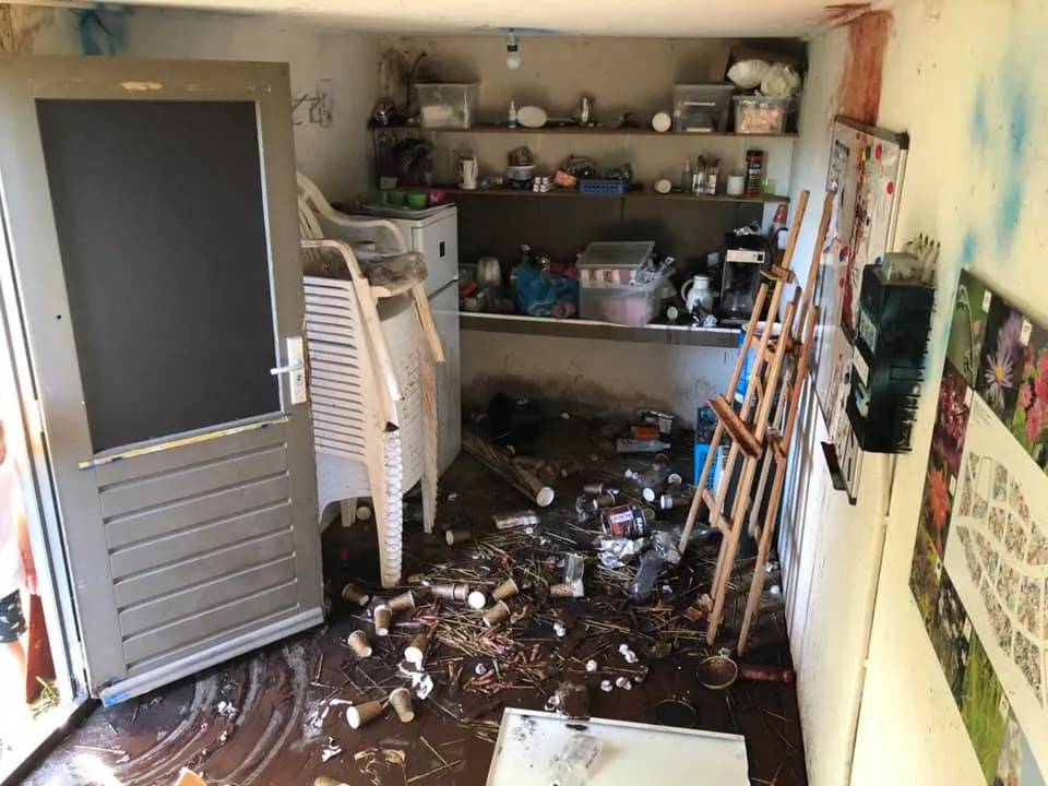 vernieling vlinderhof