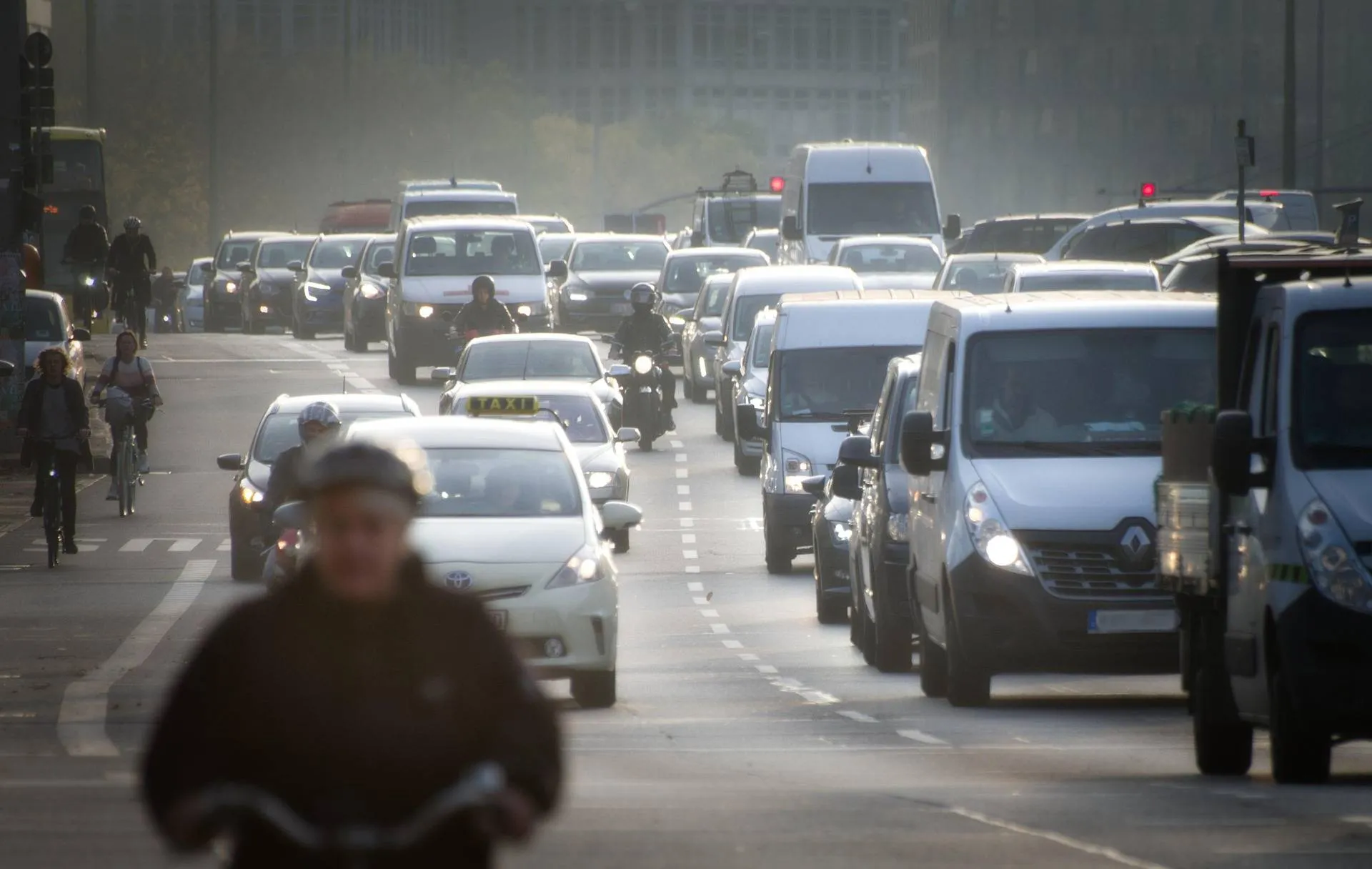 995645-driving-ban-3806936_1920
