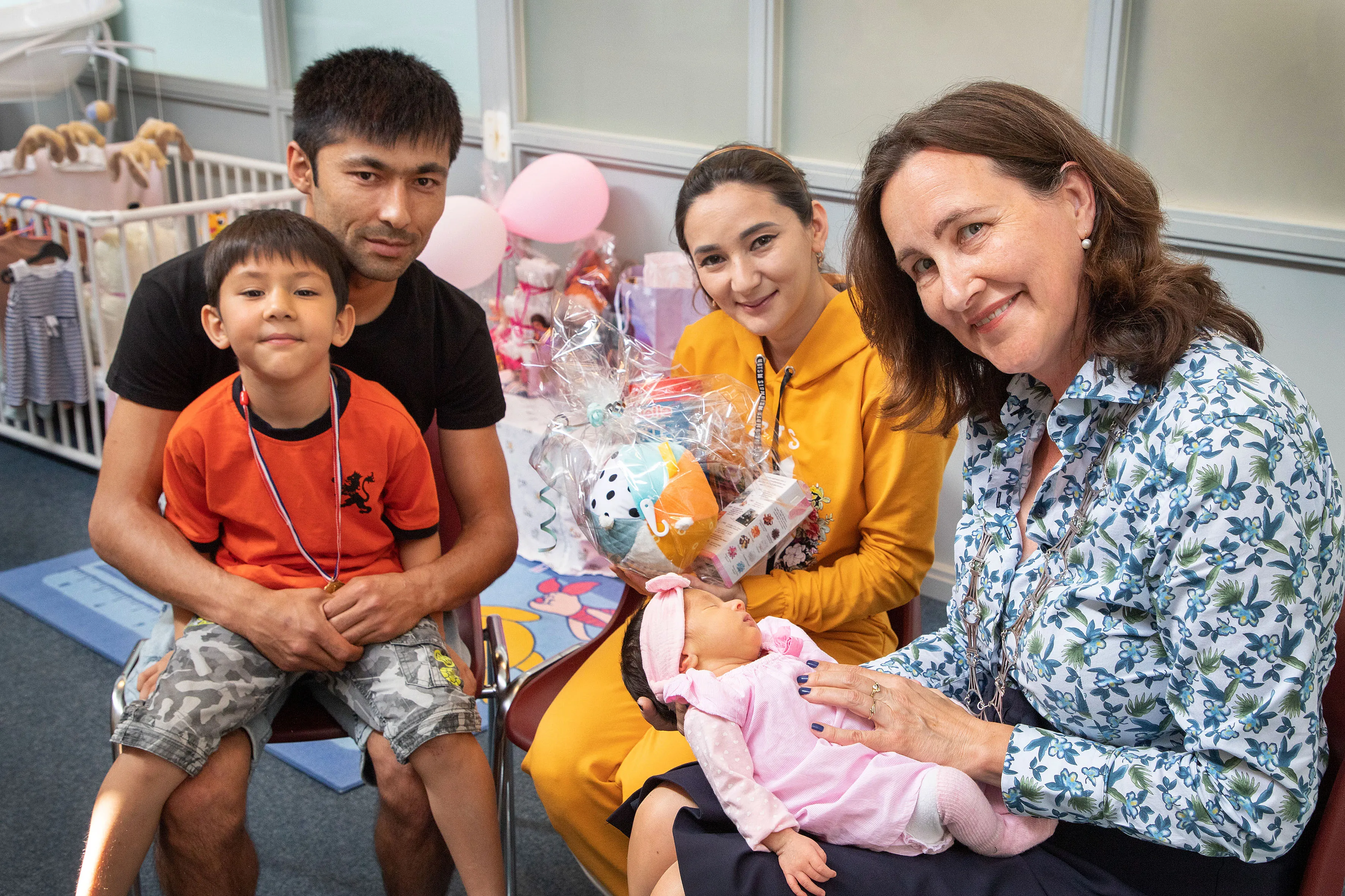 burgemeester met baby fatima