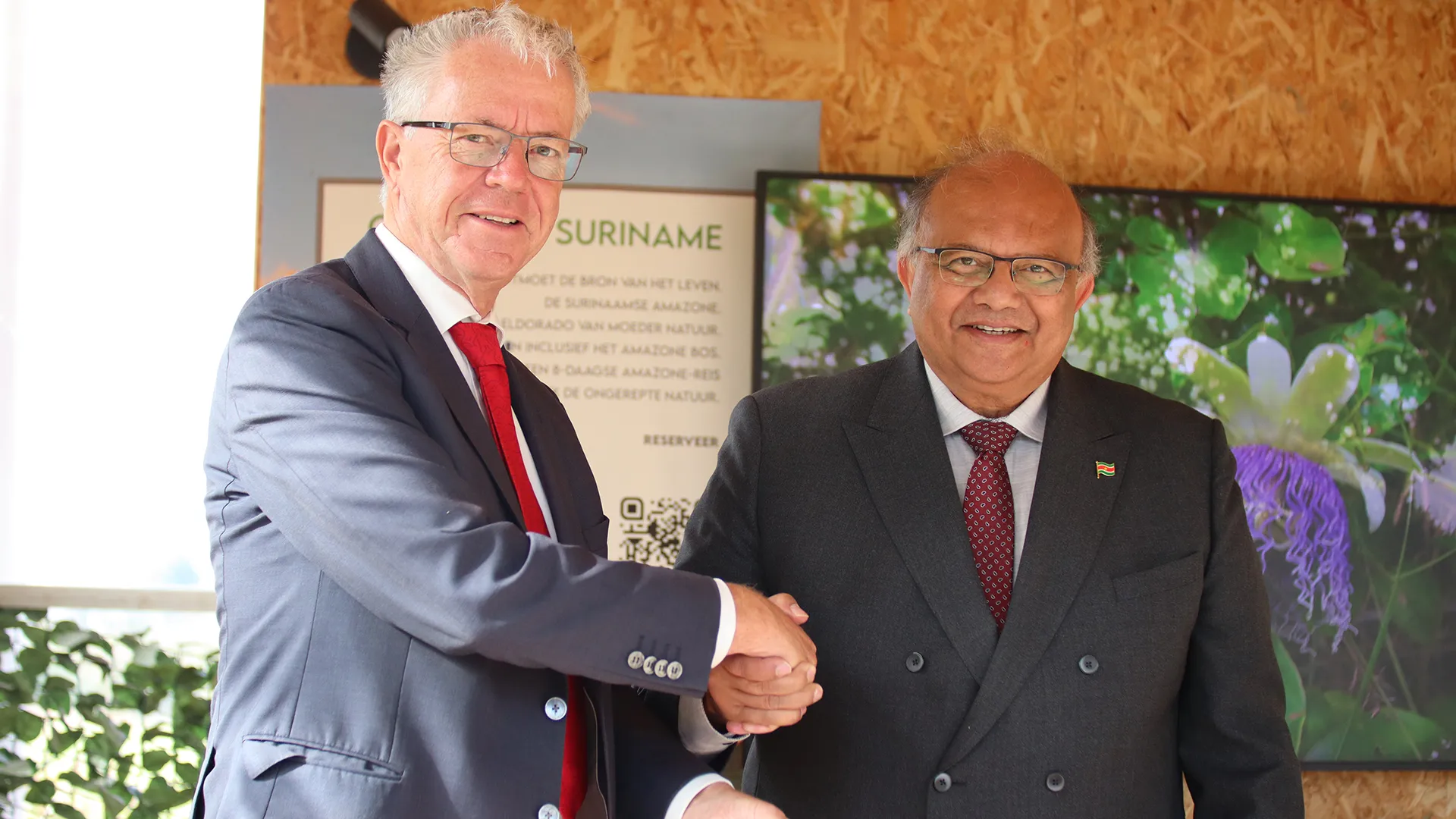 cdk leen verbeek en ambassadeur rajendre khargi