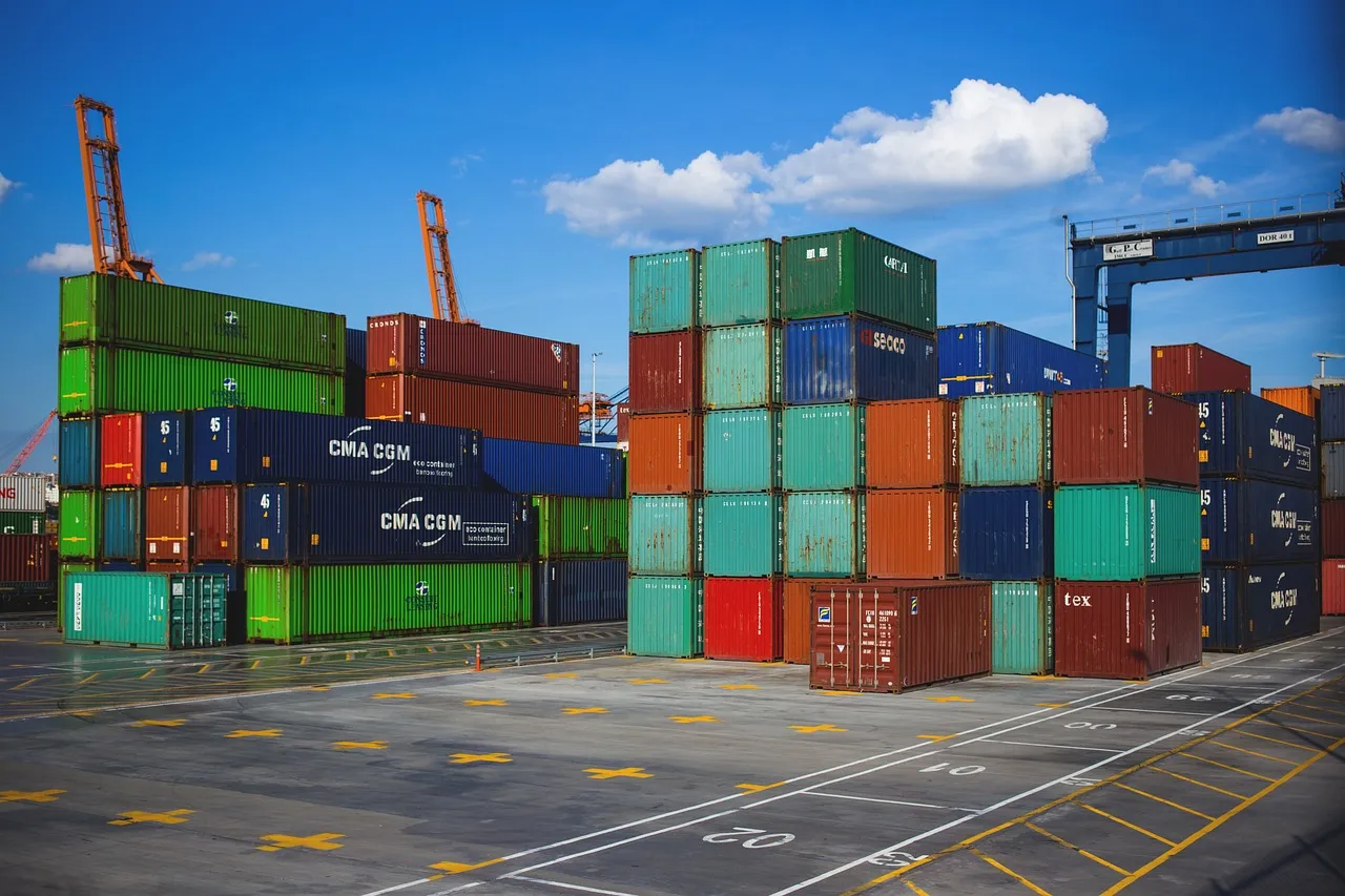 containers pexels via pixabay