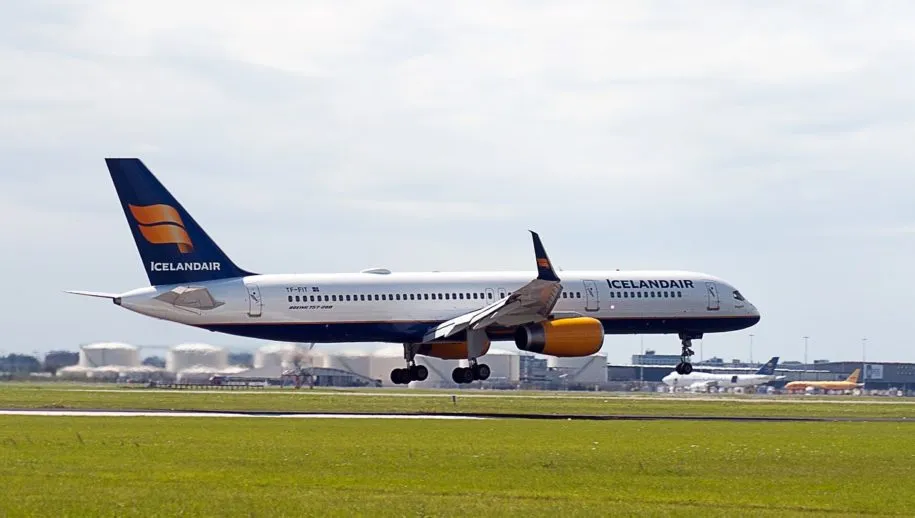 plane 2634596 1280 915x518