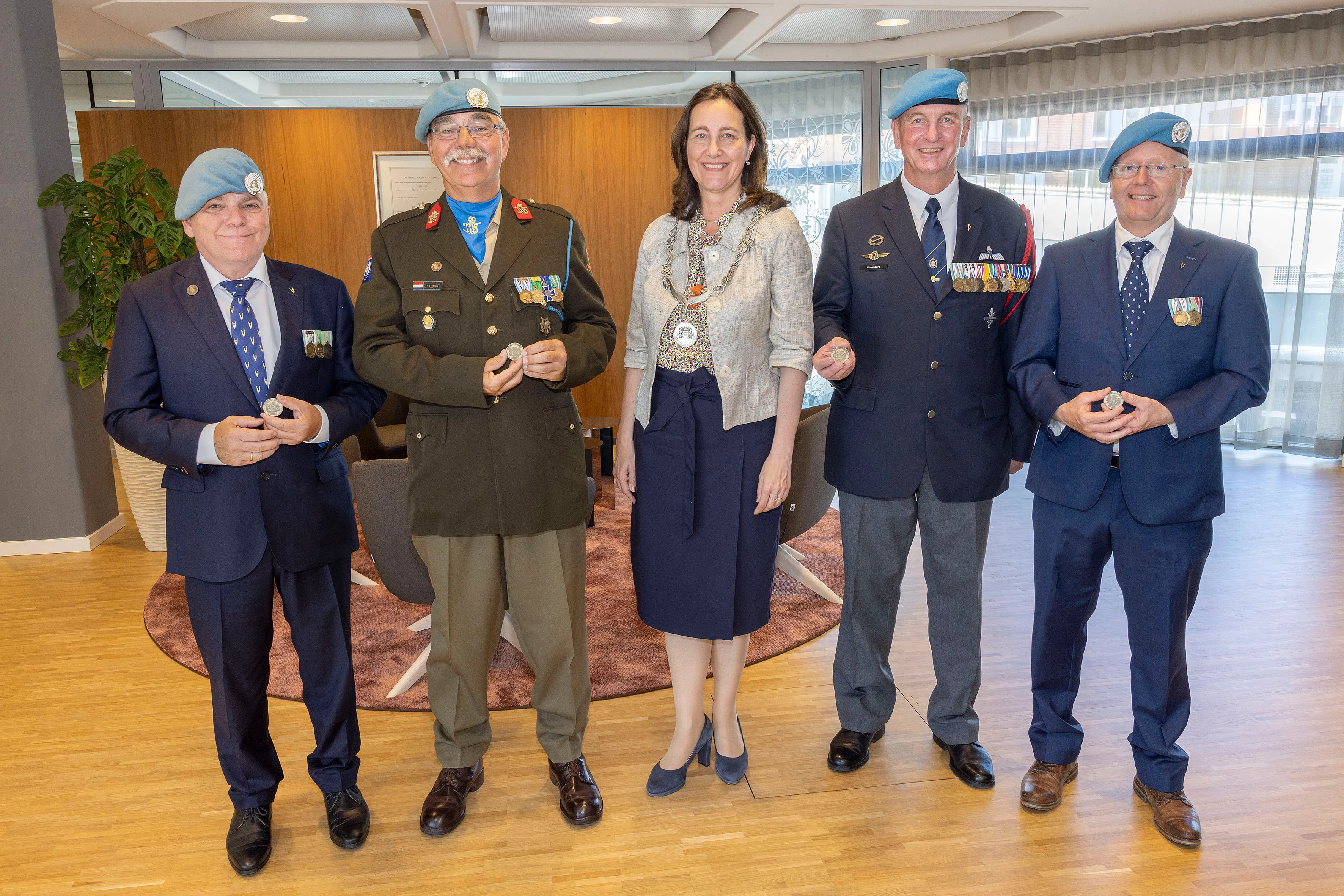 uitreiking veteranen coin