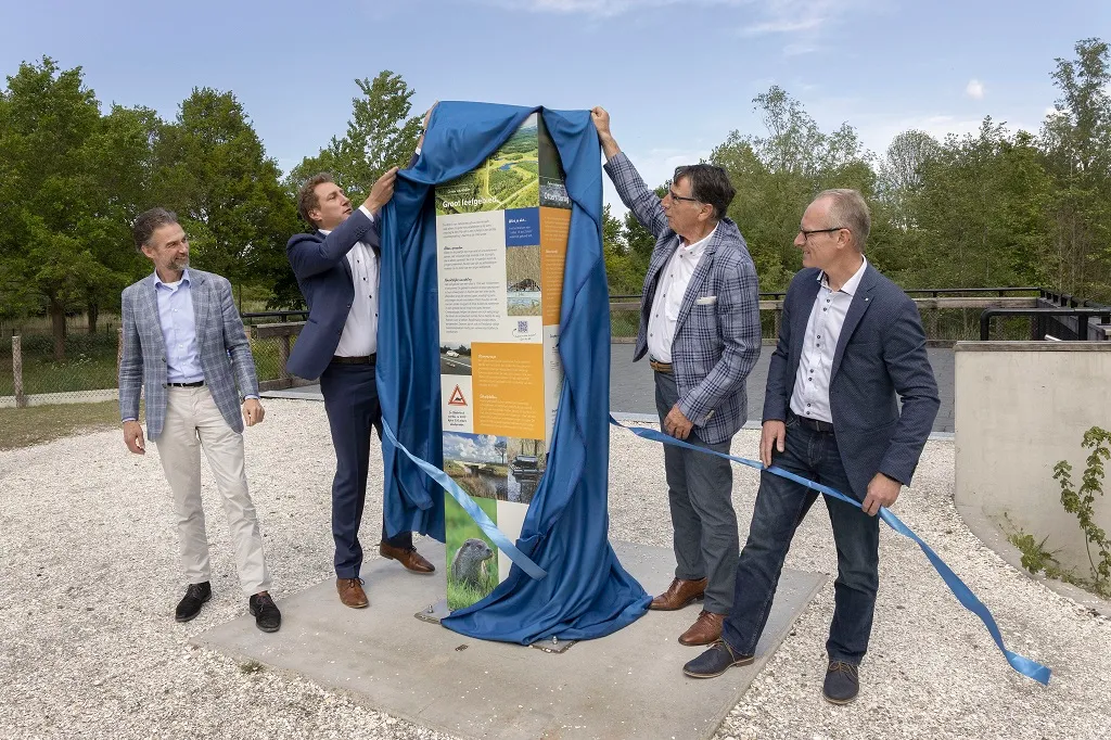 wethouder baaten opening otterverblijf