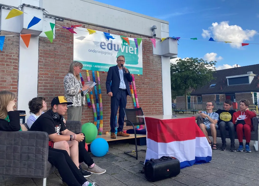 wethouder grimbergen bij vso de anger