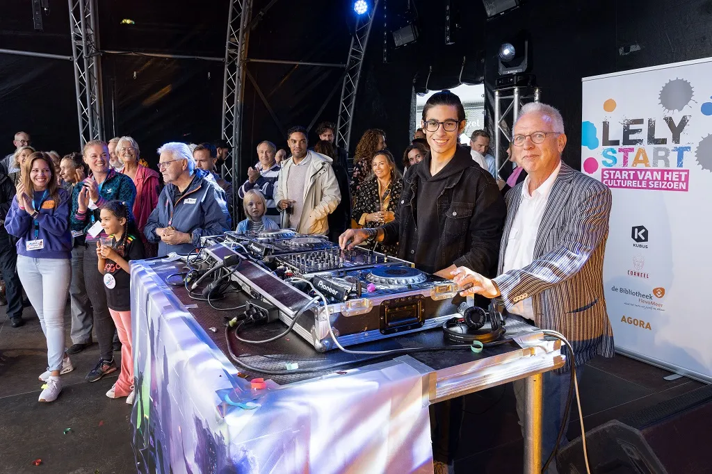 wethouder kruis opening lelystart