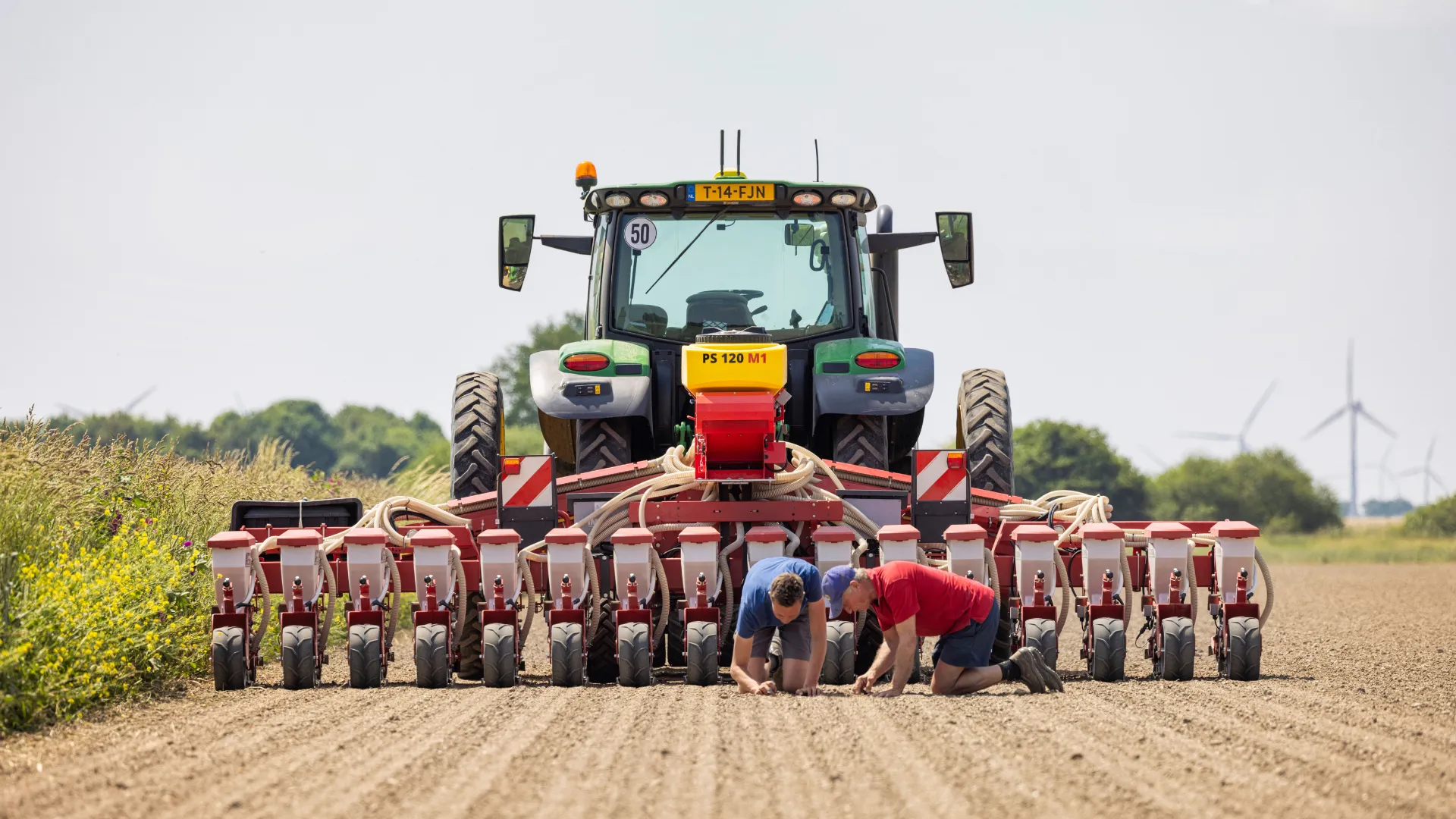trekker op veld infobijeenkomst prov flevoland