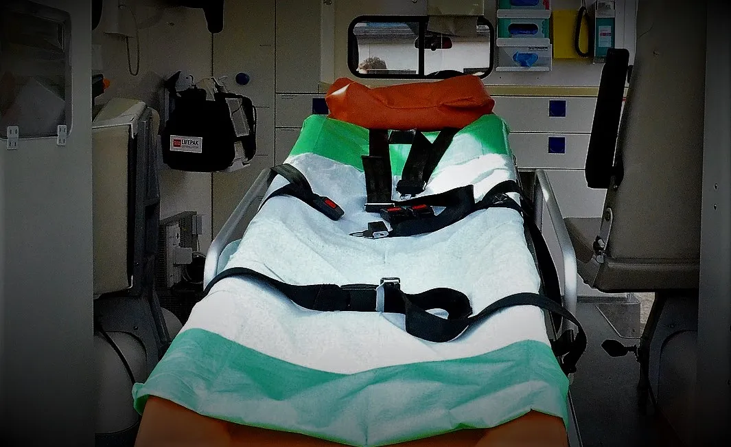 ambulance g56abedf82 1920