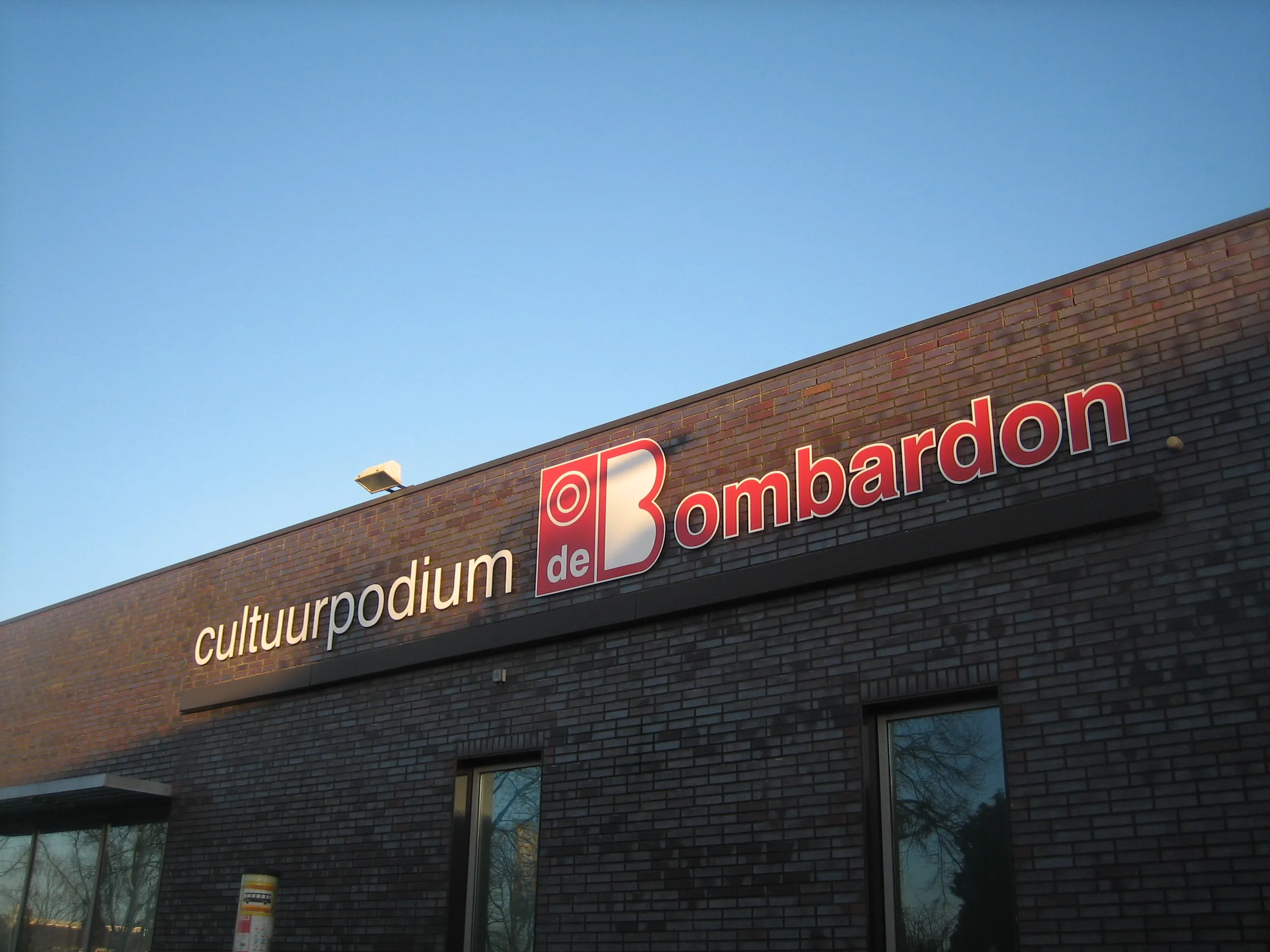 debombardon