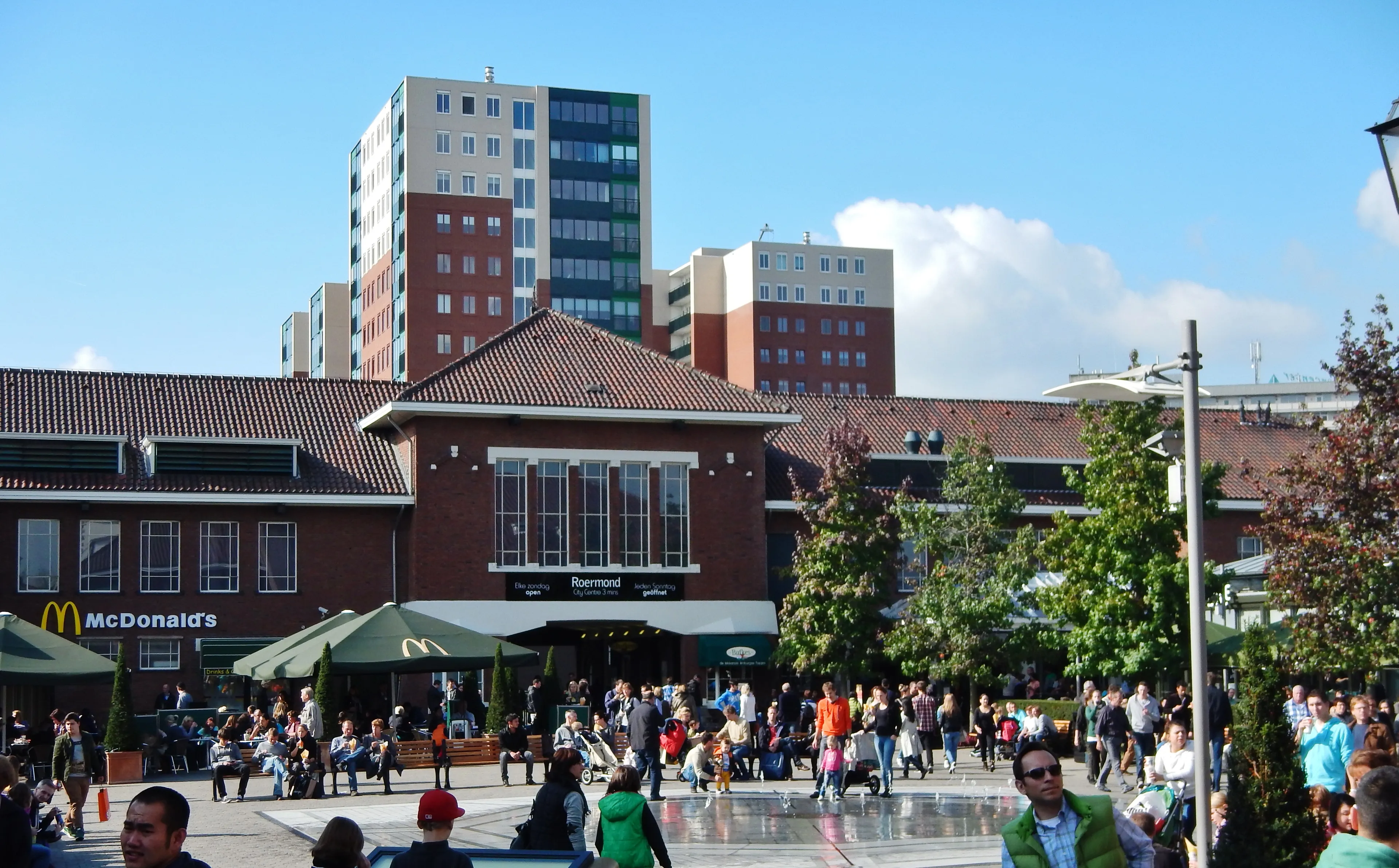 designer outlet roermond panoramio 4