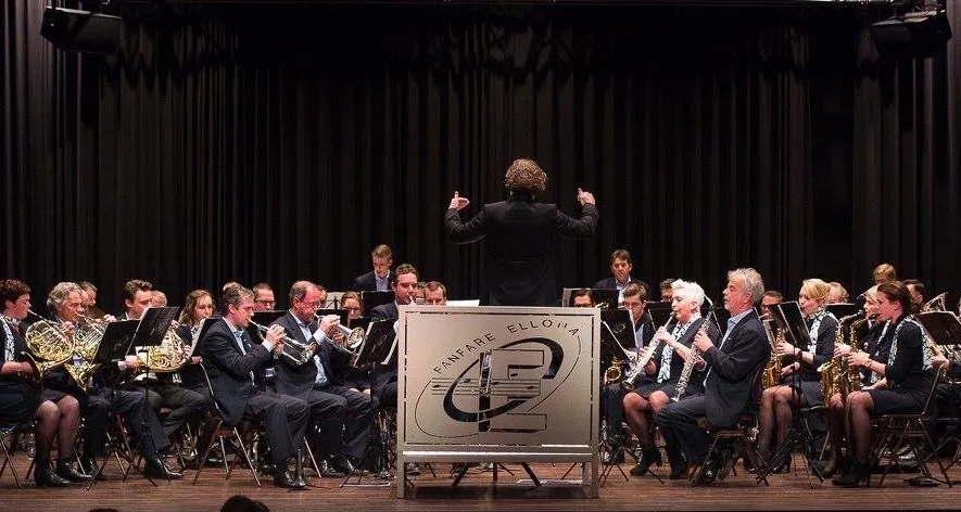 foto fanfare ellona