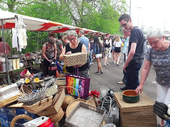 foto rommelmarkt grathem 2